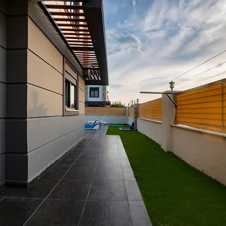Rose Villa